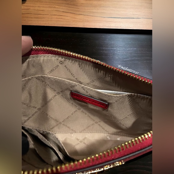 Michael Kors Large Zip Wristlet in Crimson NWT - Picture 4 of 4